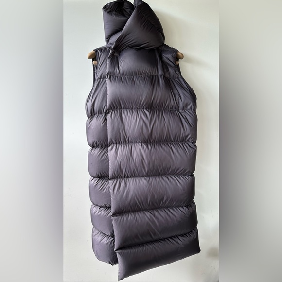 Rick Owen’s F/W 2017 Puffer Down Hooded Sleeveless Coat, Eggplant, size 40, US 4 - Picture 4 of 16